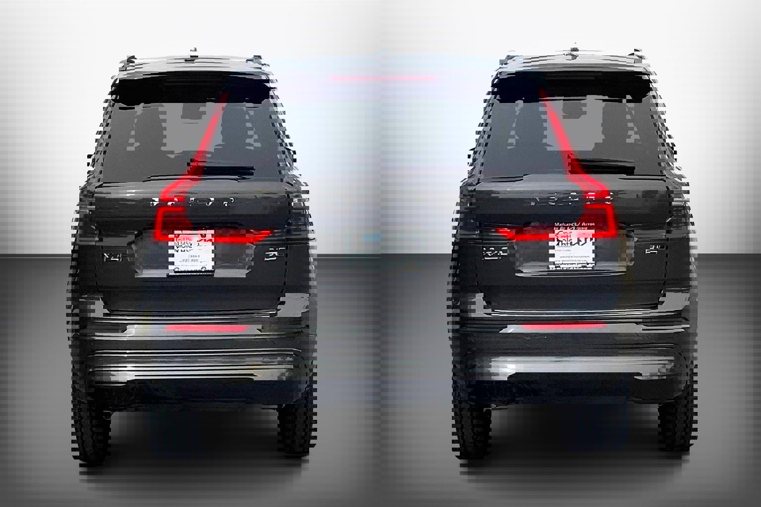 Used 2022 Volvo XC60 B5 Momentum w/ Climate Package image 6