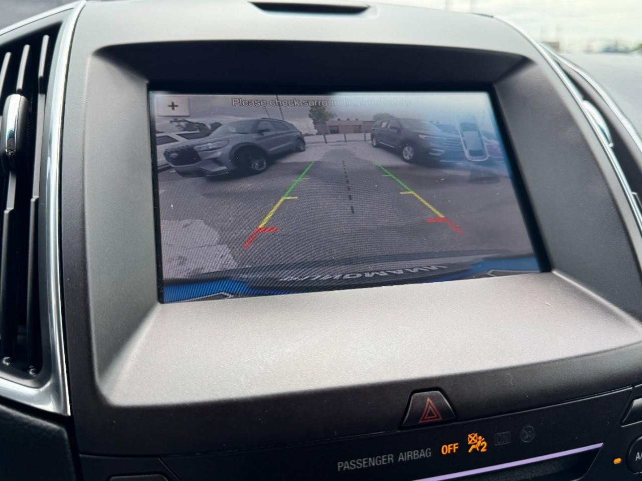 Used 2019 Ford Edge Titanium FWD image 20