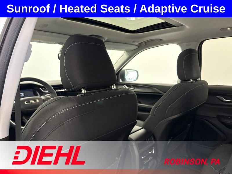 Used 2023 Jeep Grand Cherokee Laredo X AWD/4WD image 16