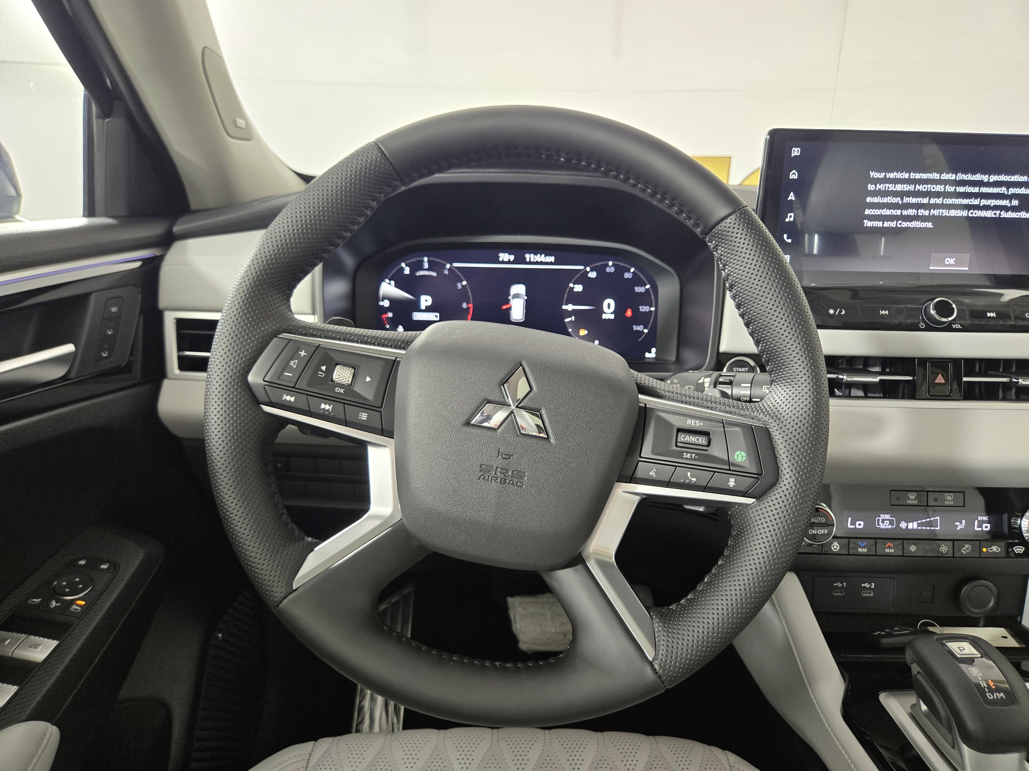 New 2025 Mitsubishi Outlander SEL image 14