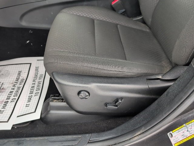 Used 2020 Jeep Grand Cherokee Laredo image 12