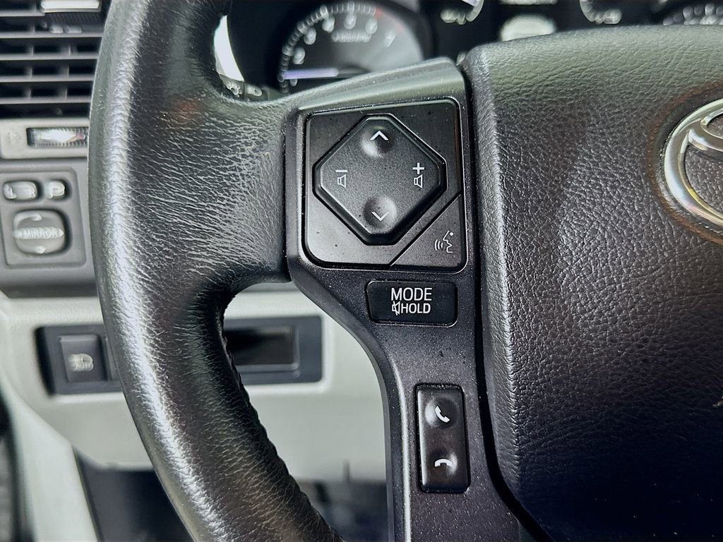 Used 2022 Toyota Sequoia Limited image 24