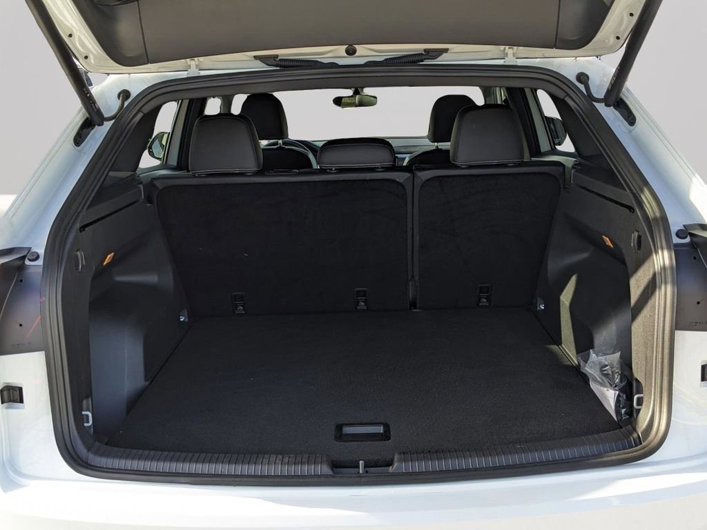 Used 2023 Volkswagen Atlas Cross Sport SE FWD image 10