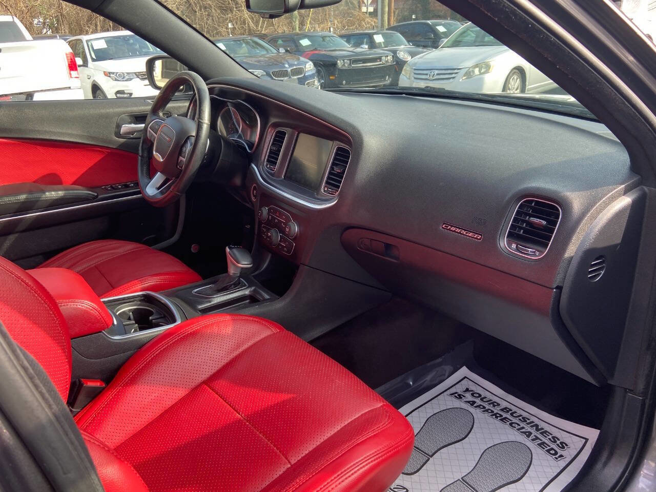Used 2016 Dodge Charger R/T image 11