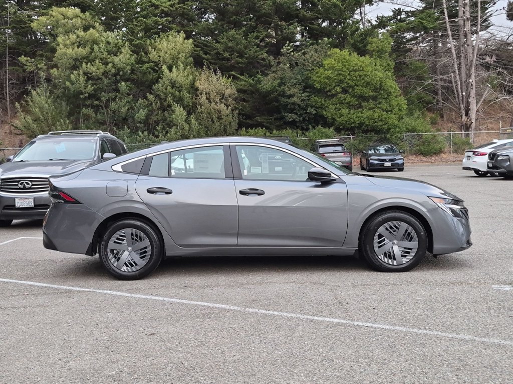 New 2027 Nissan Sentra S w/ Floor Mat Package FWD image 4