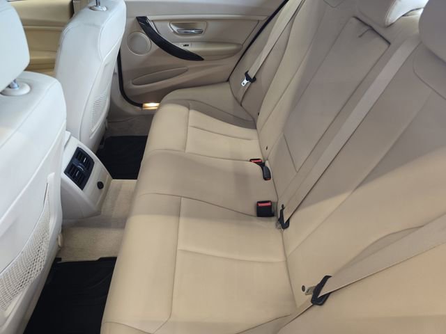 Used 2015 BMW 320i xDrive Sedan AWD/4WD image 16