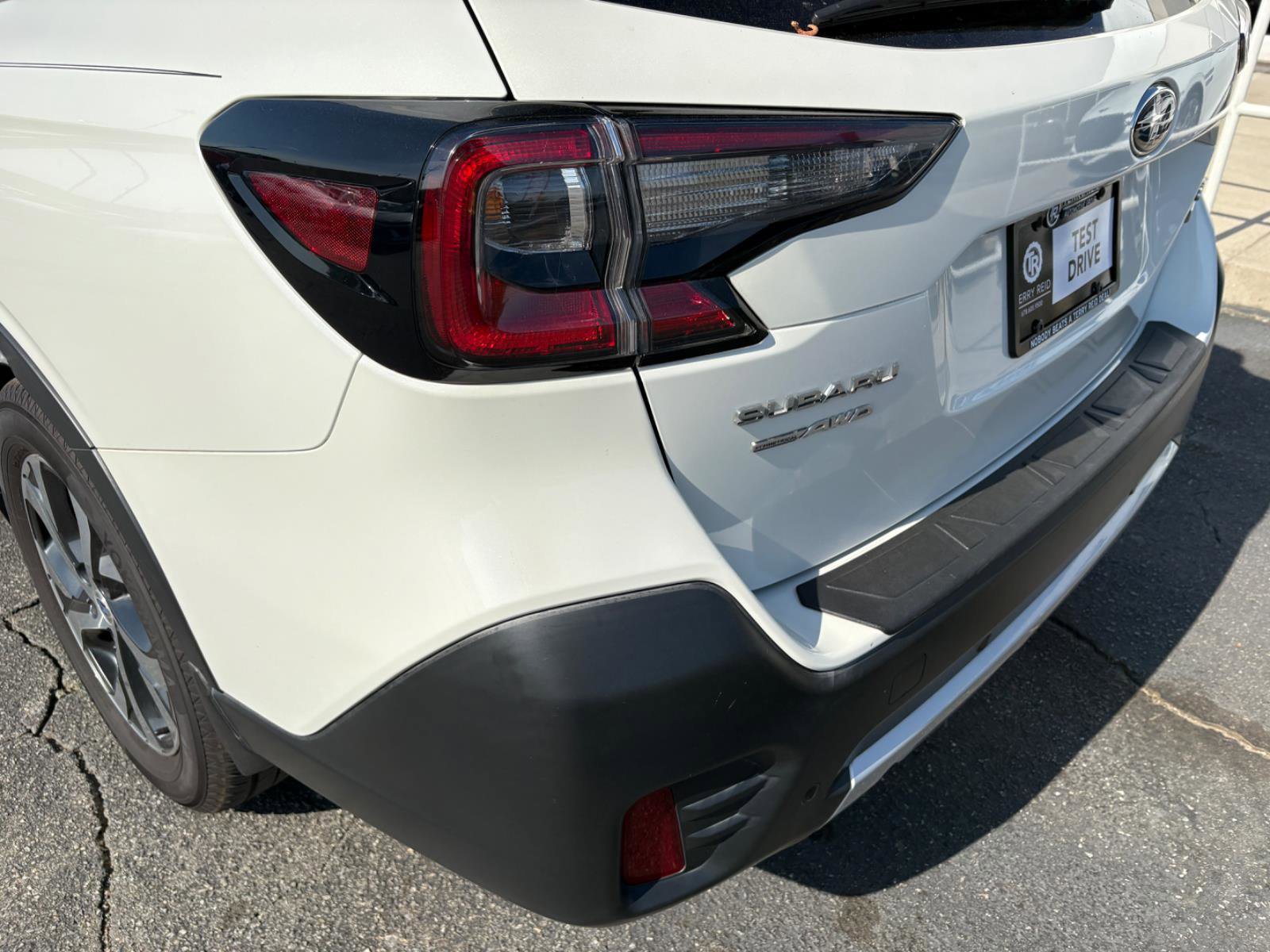 Used 2020 Subaru Outback Touring w/ Popular Package #2 AWD/4WD image 12