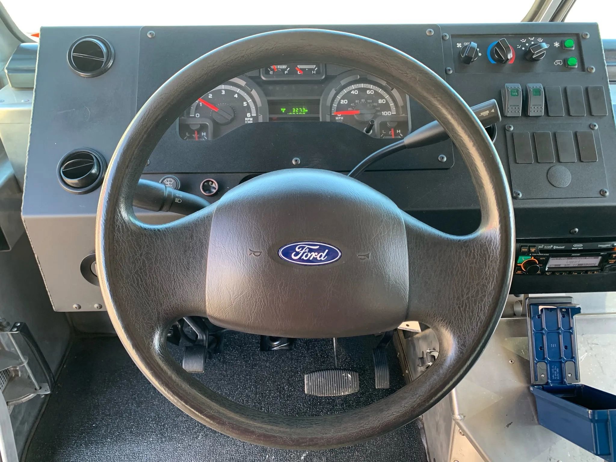 Used 2014 Ford E-350 and Econoline 350 XL w/ A/C Prep Package image 10