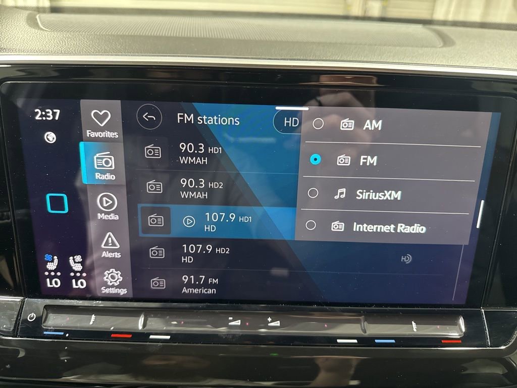 Used 2025 Volkswagen Atlas Cross Sport SE image 25