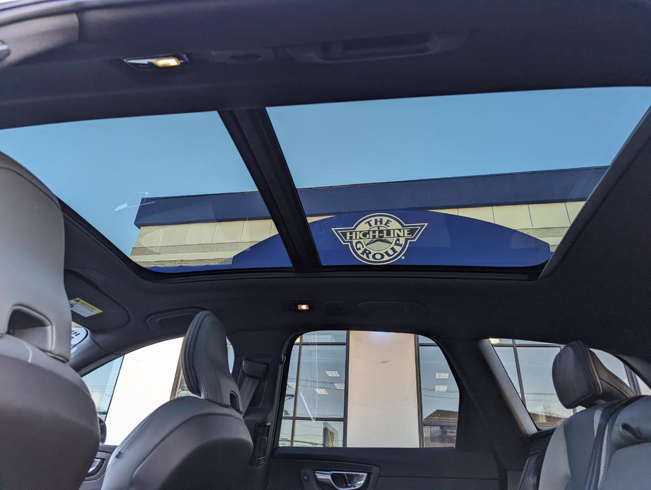 Used 2022 Volvo XC60 B5 R-Design w/ Advanced Package image 41