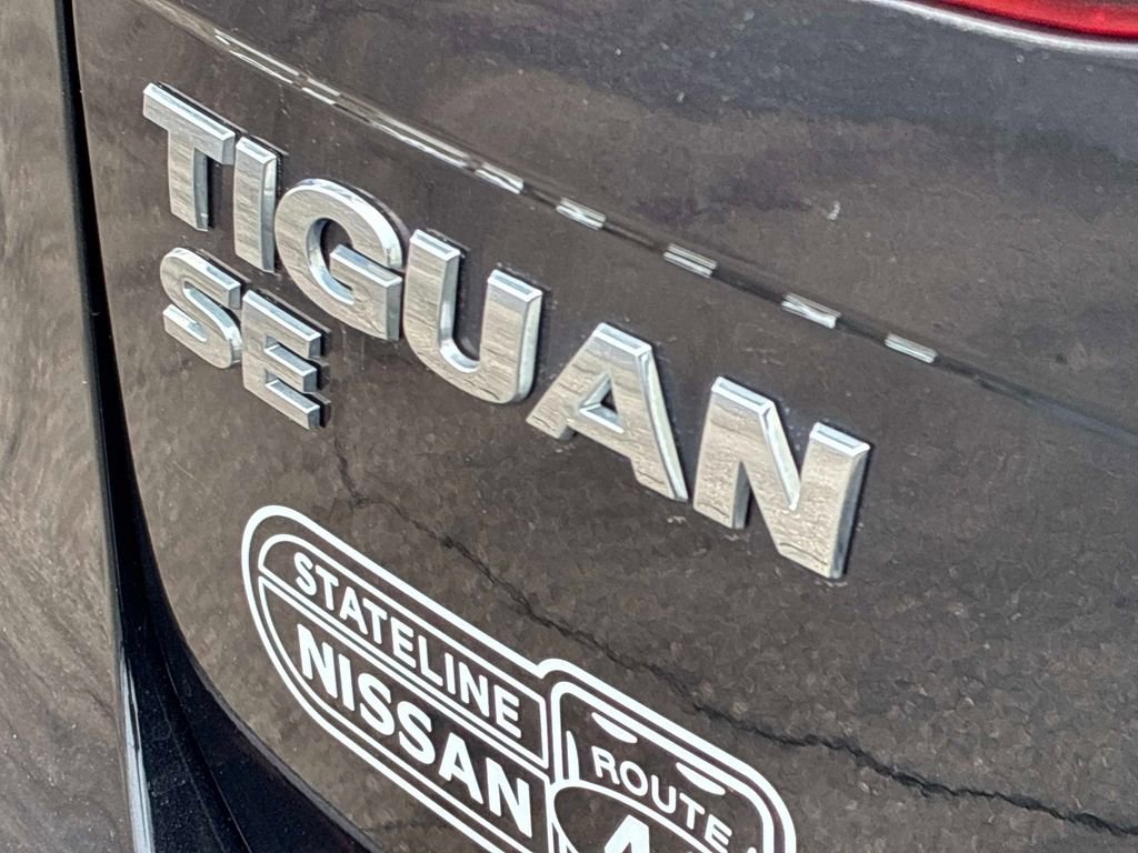 Used 2020 Volkswagen Tiguan SE w/ Panoramic Sunroof Package image 12