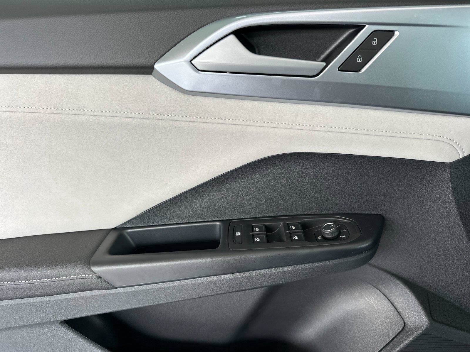 New 2026 Volkswagen Taos SE AWD/4WD image 10