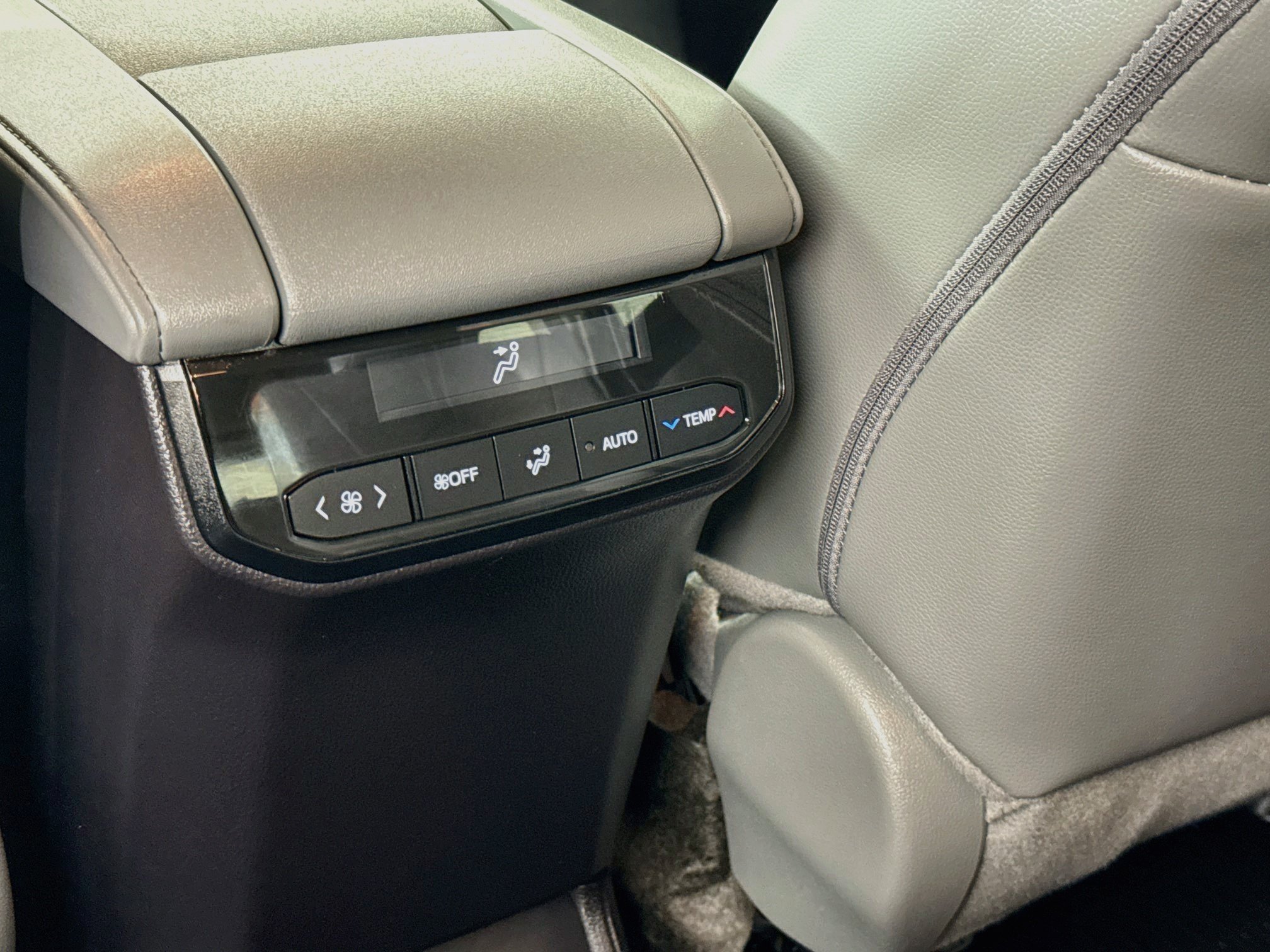 Certified 2026 Toyota Highlander XLE AWD/4WD image 28