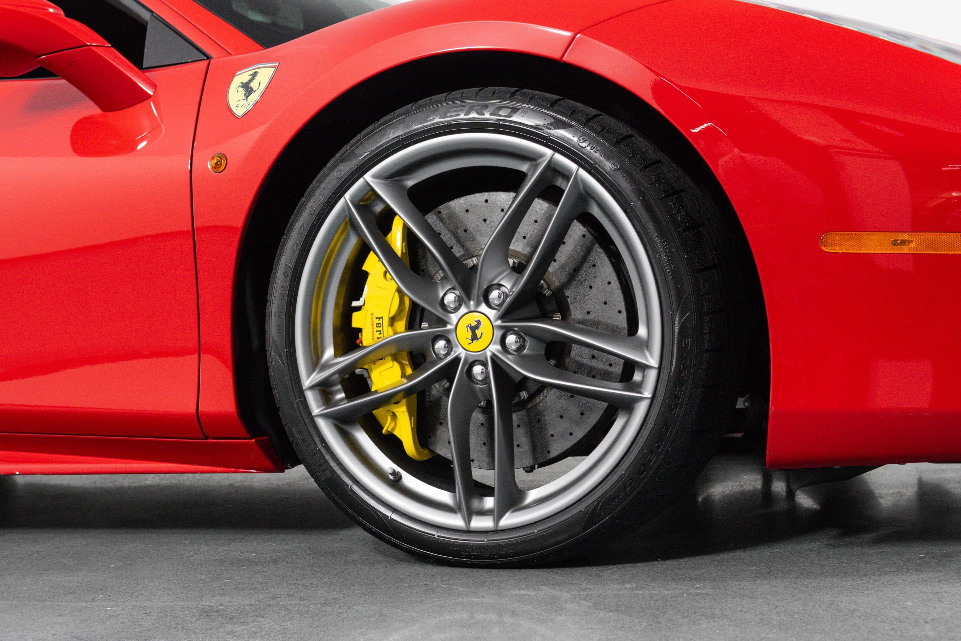 Used 2017 Ferrari 488 GTB RWD image 15