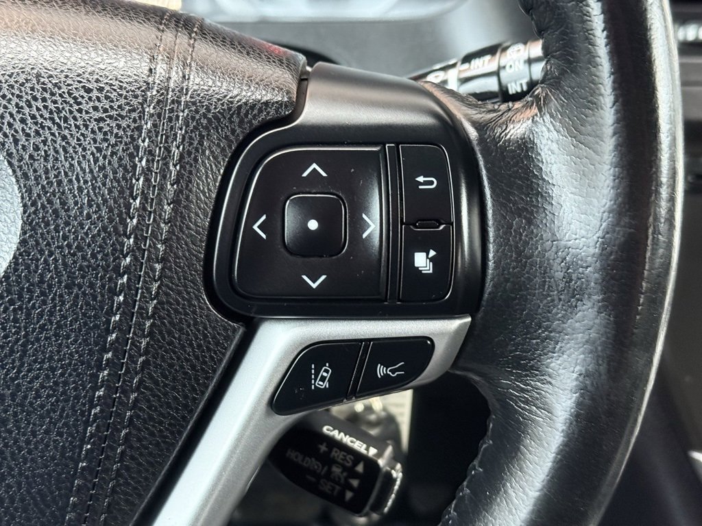 Used 2018 Toyota Sienna SE w/ Carpet Mat Package image 37