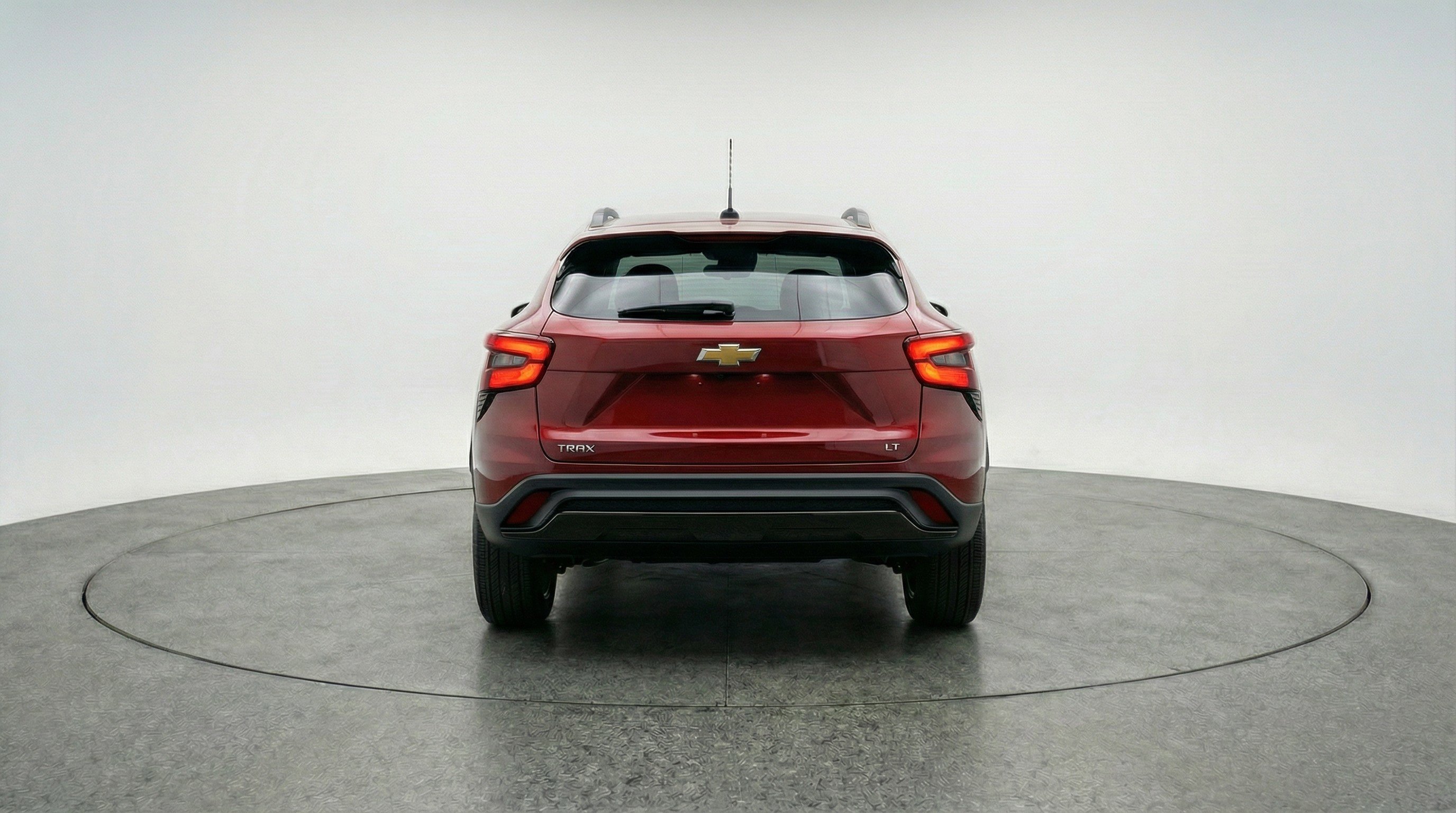 Used 2025 Chevrolet Trax LT FWD image 7
