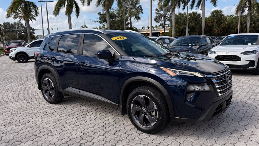 Used 2024 Nissan Rogue SV w/ SV Premium Package FWD image 16