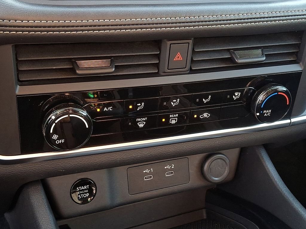 Used 2024 Nissan Rogue S image 15