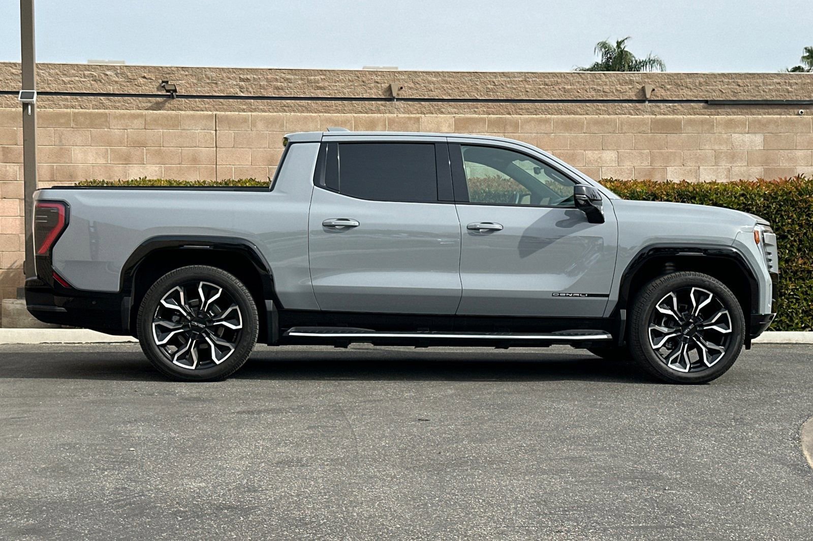 Certified 2024 GMC Sierra EV Denali image 3