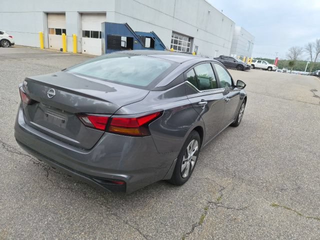 Used 2024 Nissan Altima 2.5 S FWD image 8