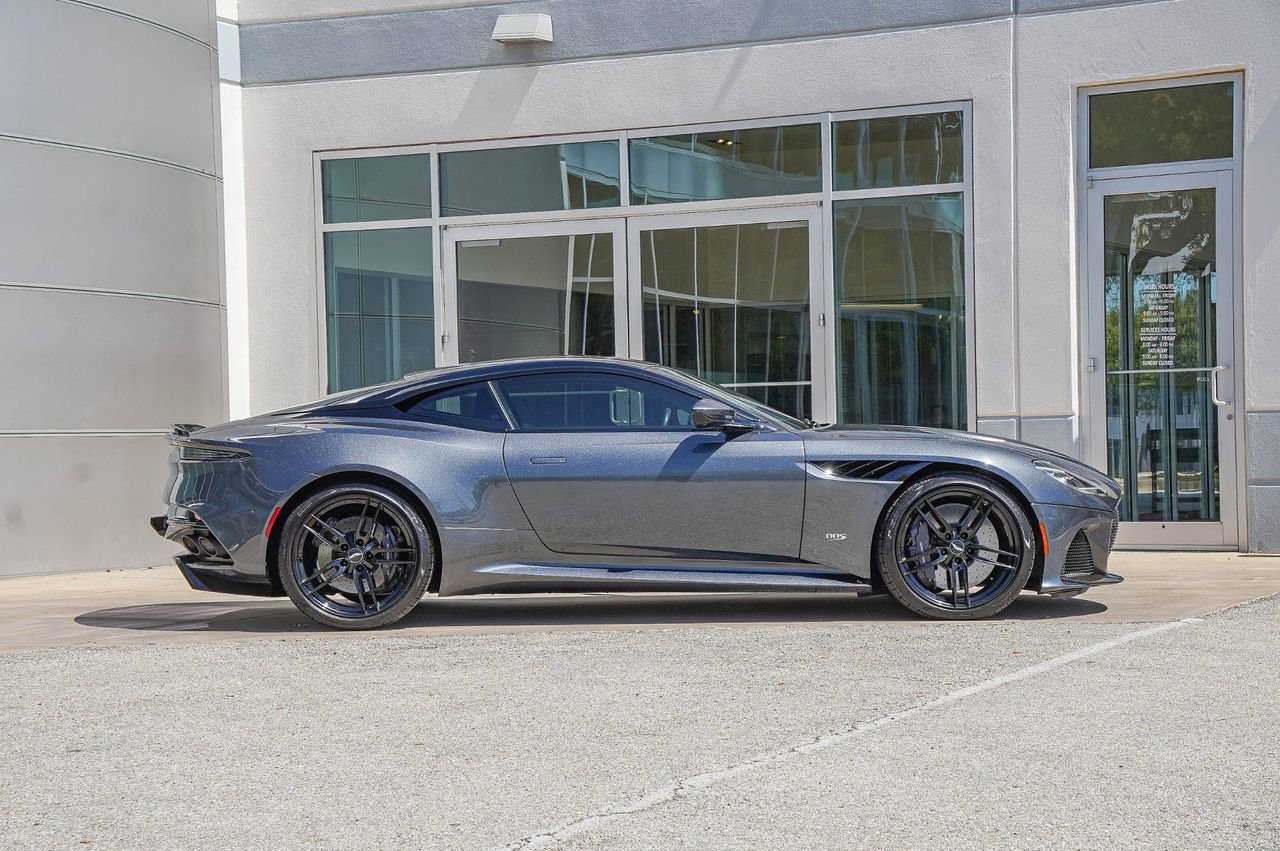 Used 2019 Aston Martin DBS Superleggera RWD image 8