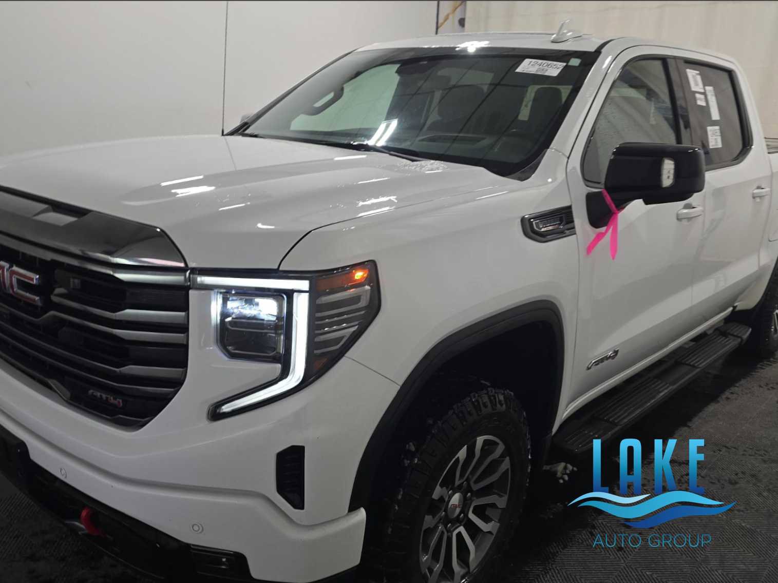 Certified 2022 GMC Sierra 1500 AT4 w/ Technology Package image 1