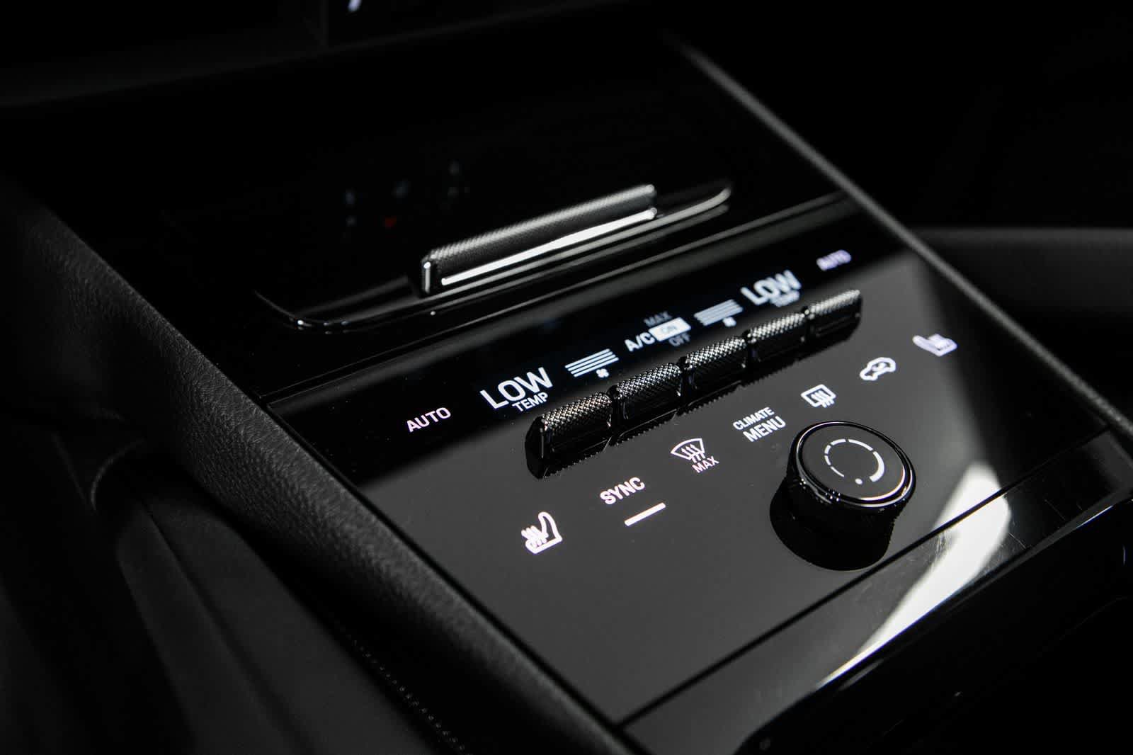 Certified 2024 Porsche Cayenne Coupe AWD/4WD image 24