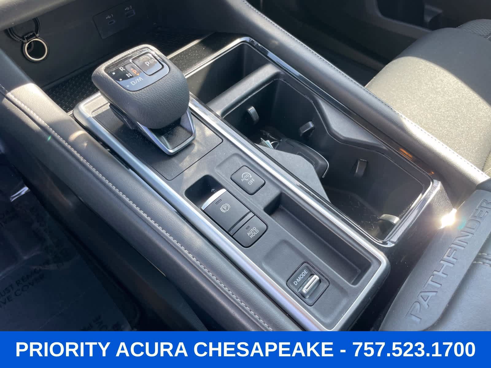 Used 2025 Nissan Pathfinder SV FWD image 19