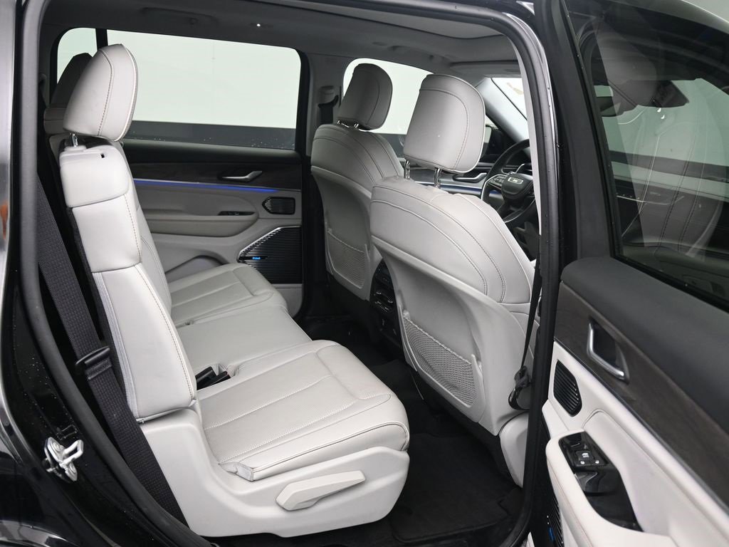 Used 2021 Jeep Grand Cherokee L Overland image 15