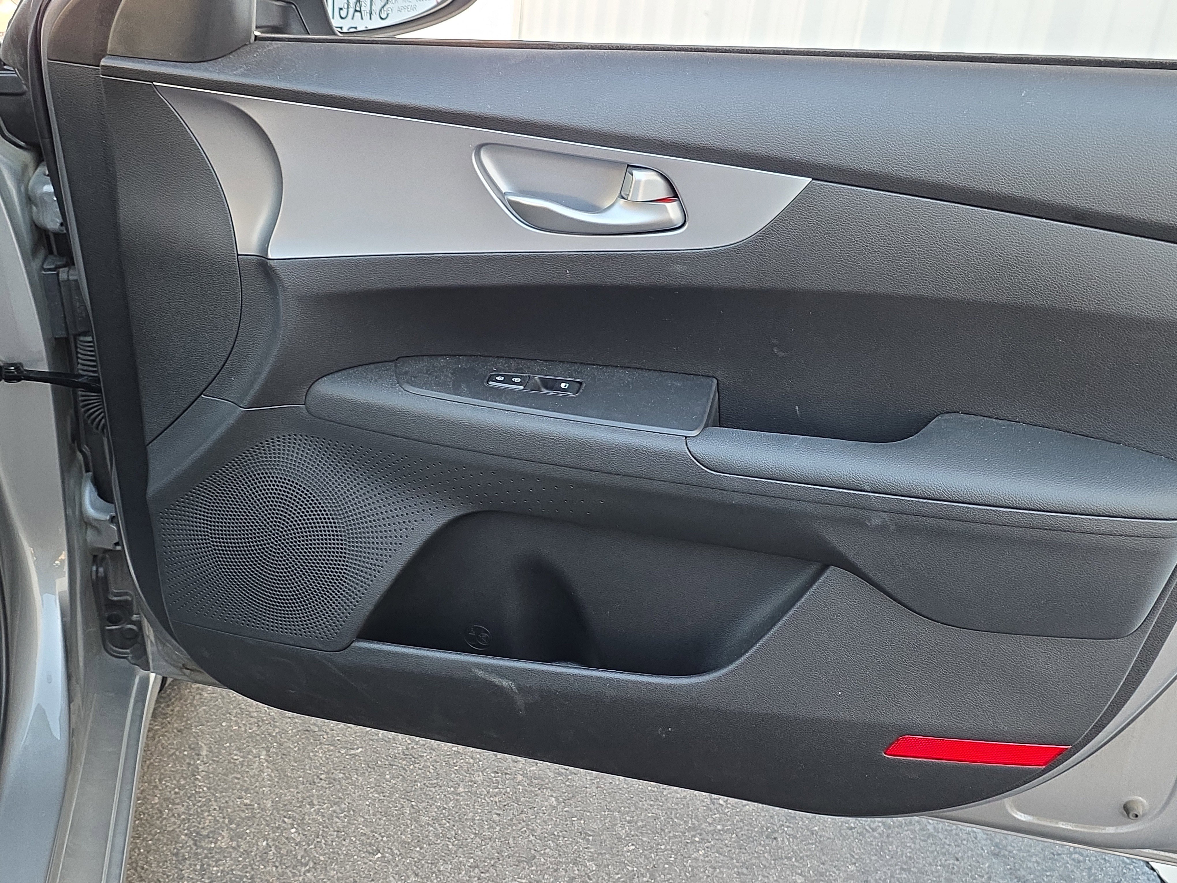 Used 2023 Kia Forte LXS image 27