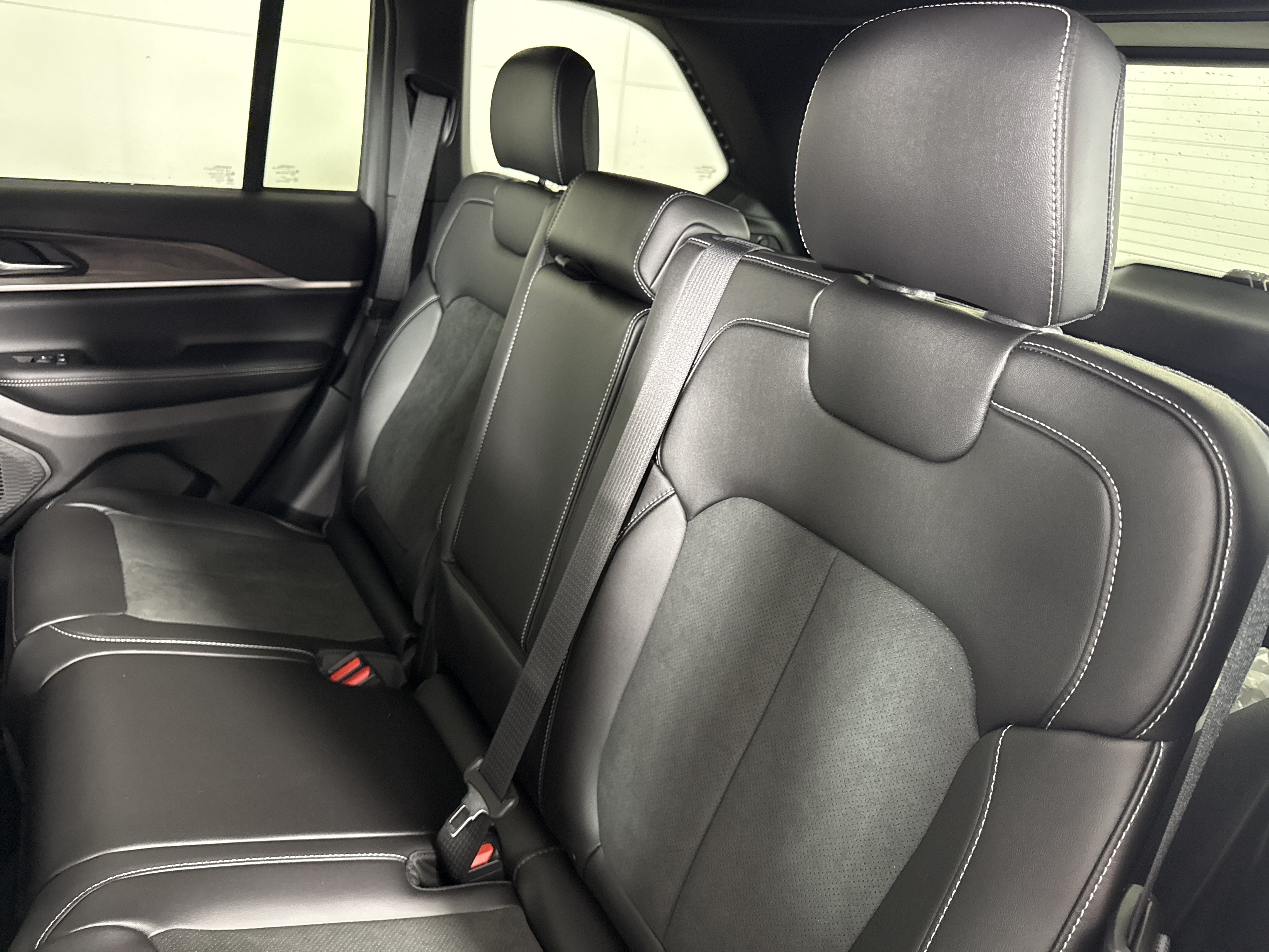 New 2026 Jeep Grand Cherokee 4WD image 13