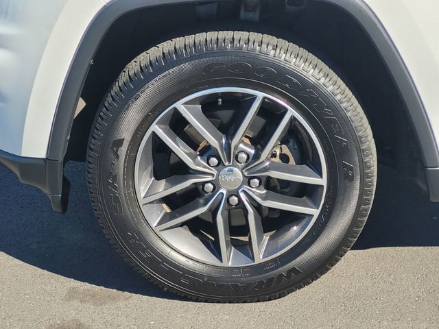 Used 2017 Jeep Grand Cherokee Limited image 10