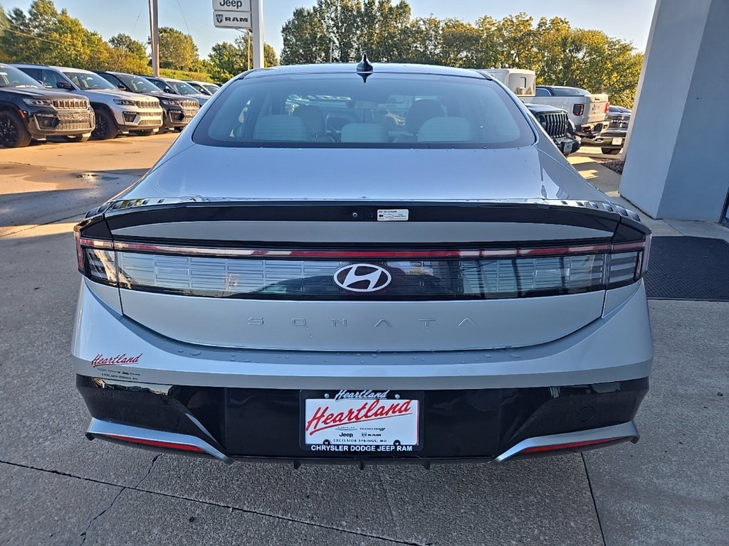 Used 2025 Hyundai Sonata SEL FWD image 38