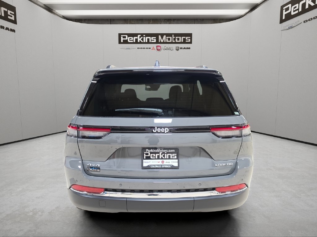 New 2027 Jeep Grand Cherokee Laredo X AWD/4WD image 4