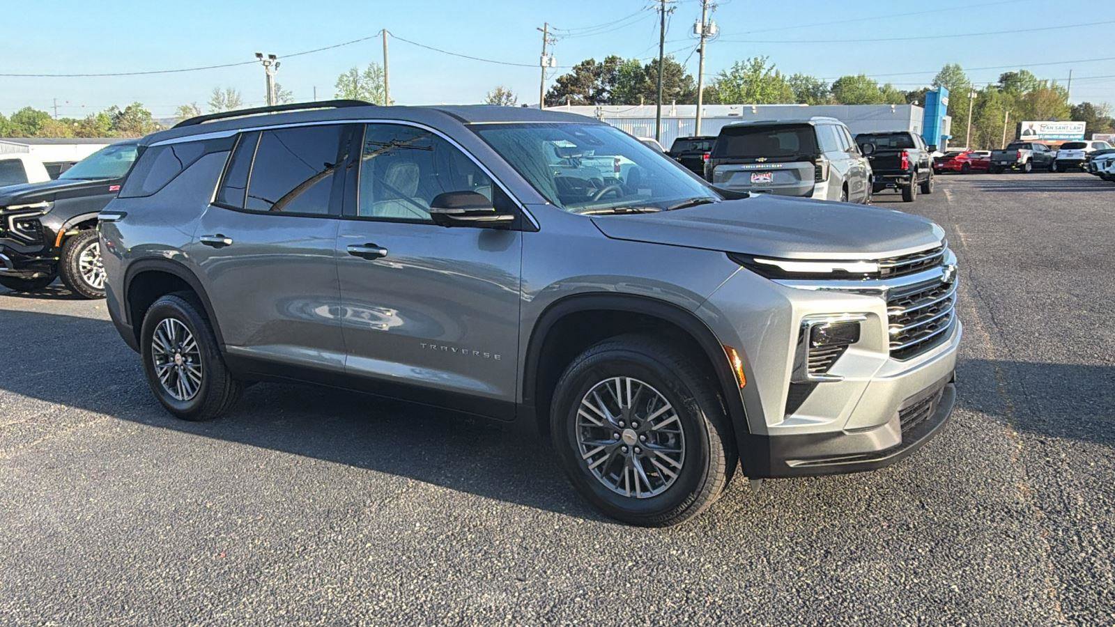 New 2026 Chevrolet Traverse LT image 3