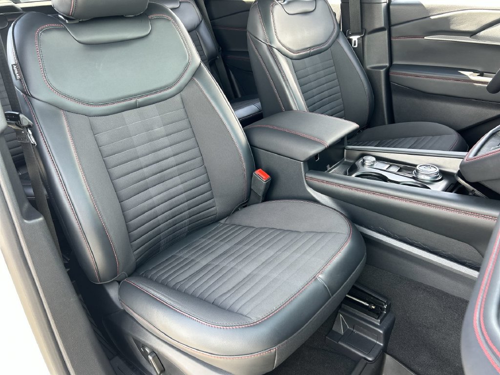 Used 2025 Ford Explorer ST-Line RWD image 28