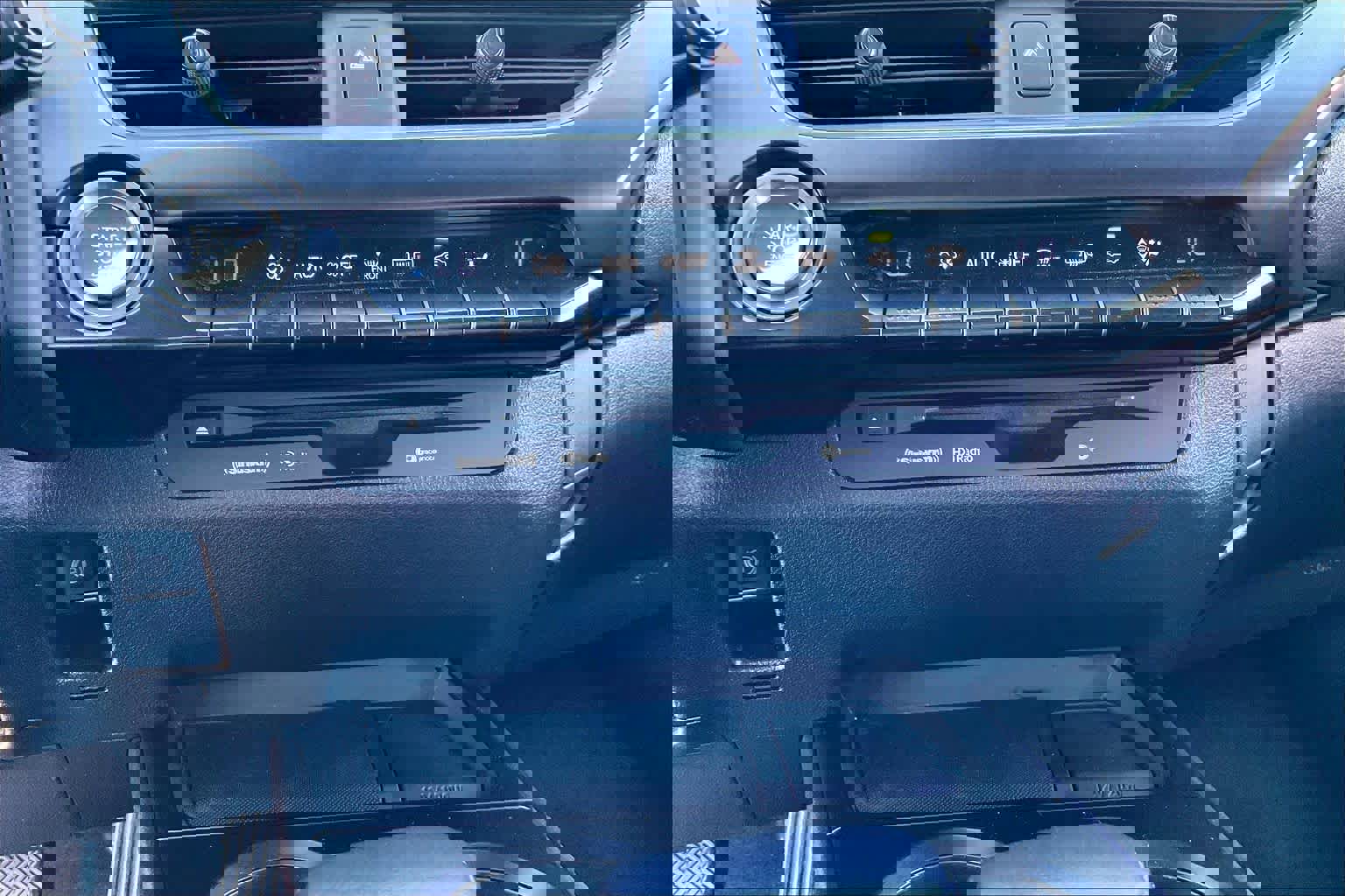 Used 2020 Lexus UX 200 w/ Accessory Package 2 image 32