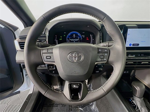 Used 2025 Toyota Camry SE image 15