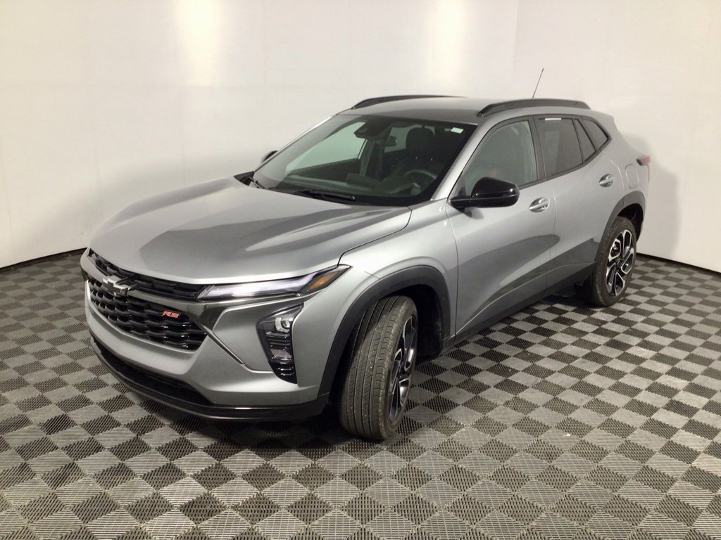 Used 2025 Chevrolet Trax RS image 6