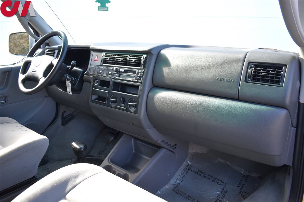 Used 2002 Volkswagen Eurovan MV image 13