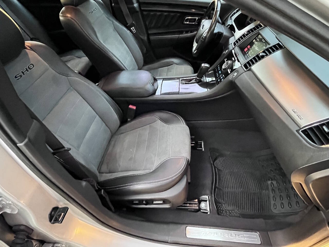 Used 2019 Ford Taurus SHO AWD/4WD image 23