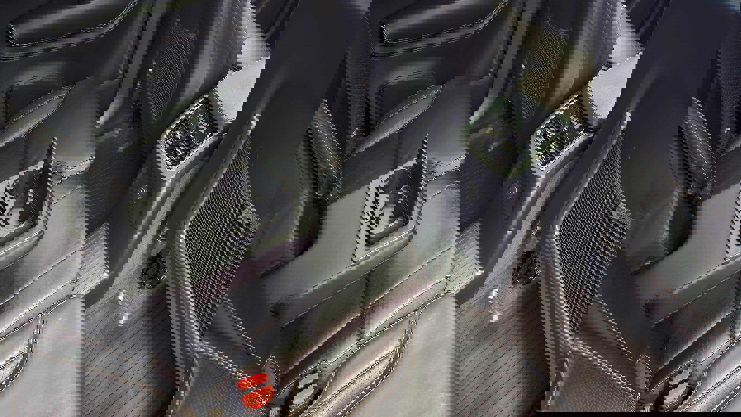 Certified 2022 Volvo XC90 T8 R-Design w/ Advanced Package image 16