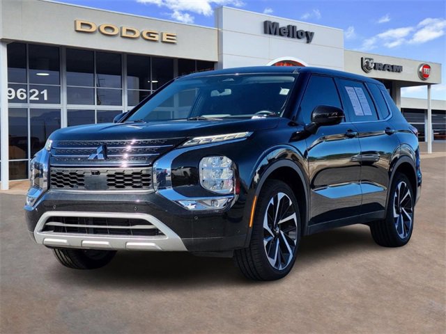 Used 2024 Mitsubishi Outlander SE image 2
