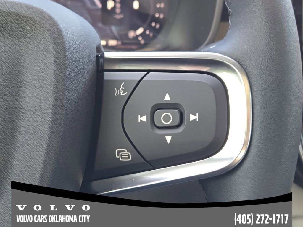Certified 2026 Volvo XC40 B5 Plus w/ Climate Package image 28