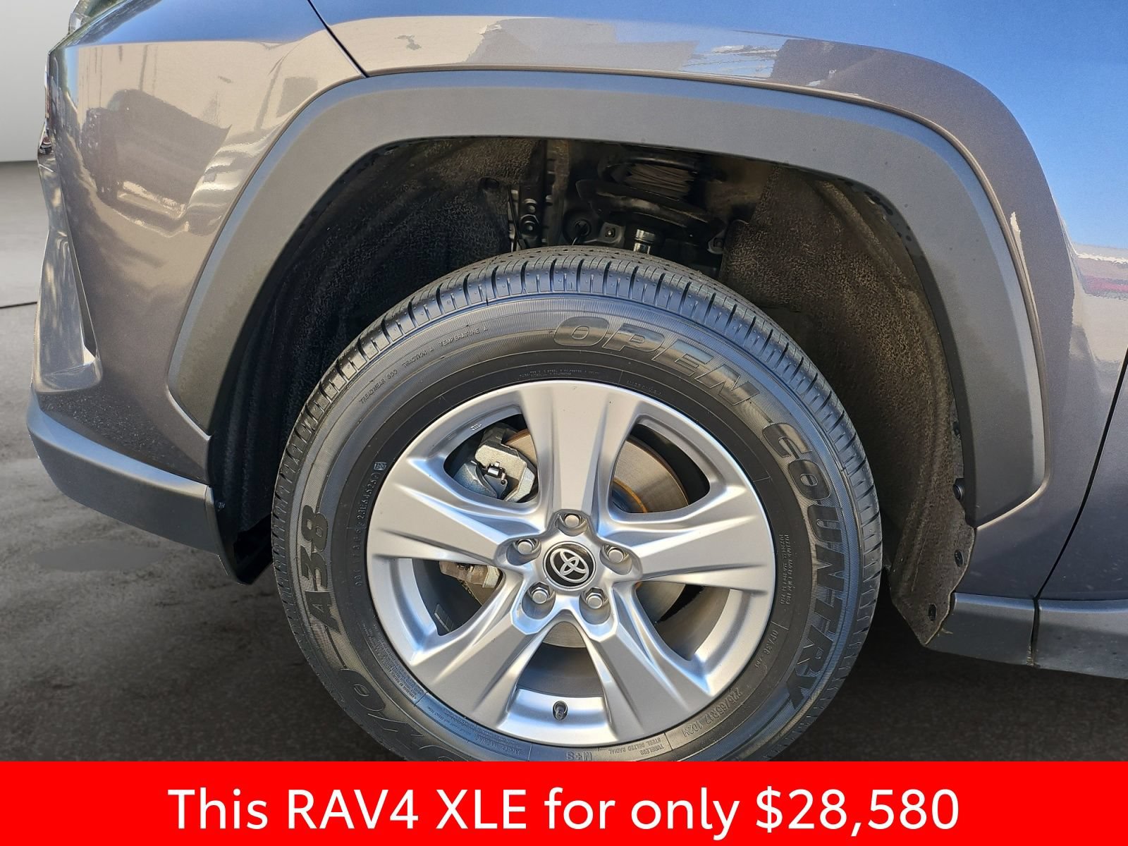 Used 2024 Toyota RAV4 XLE FWD image 40