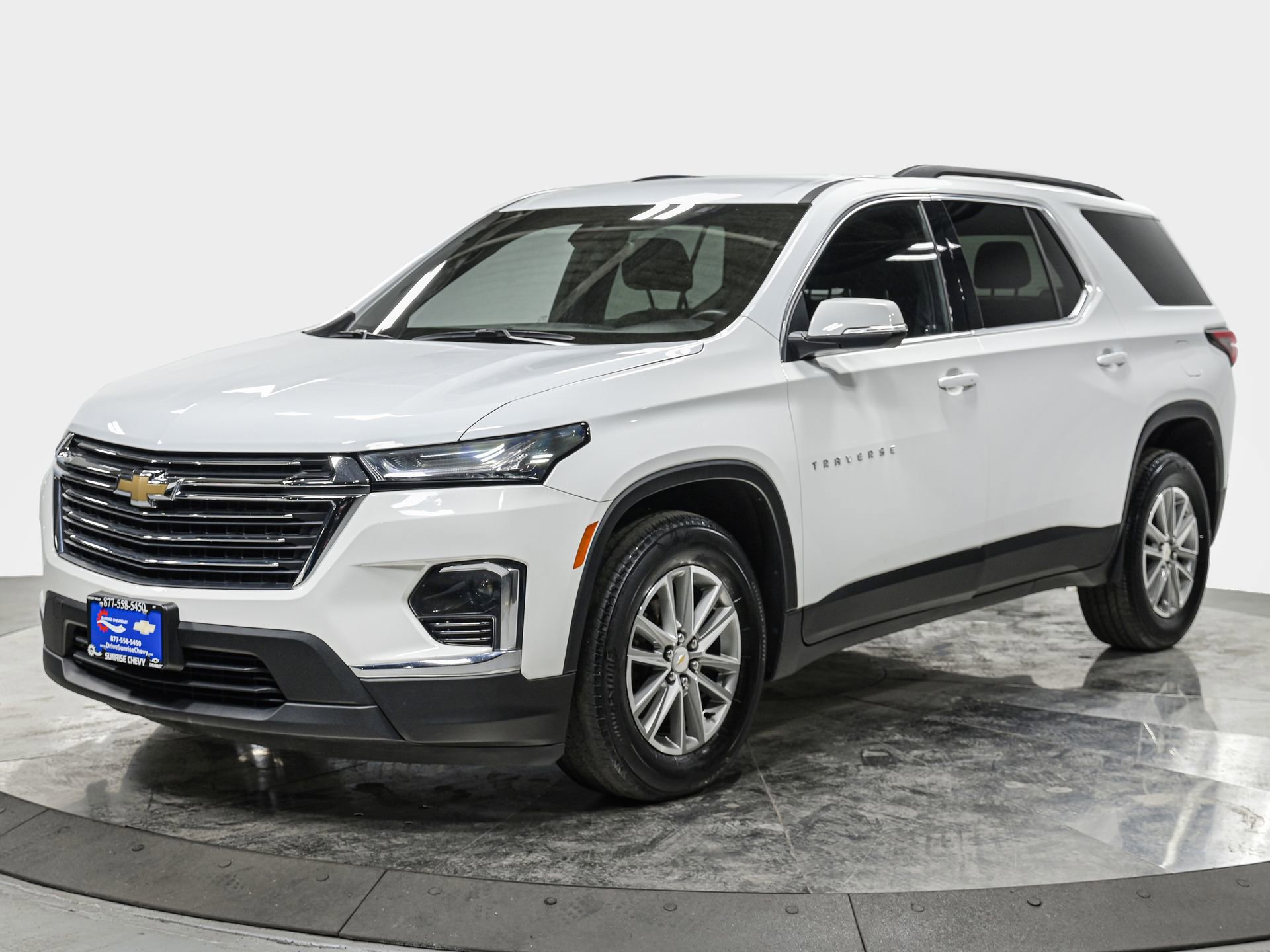 Used 2023 Chevrolet Traverse LT w/ LPO, Floor Liner Package image 1