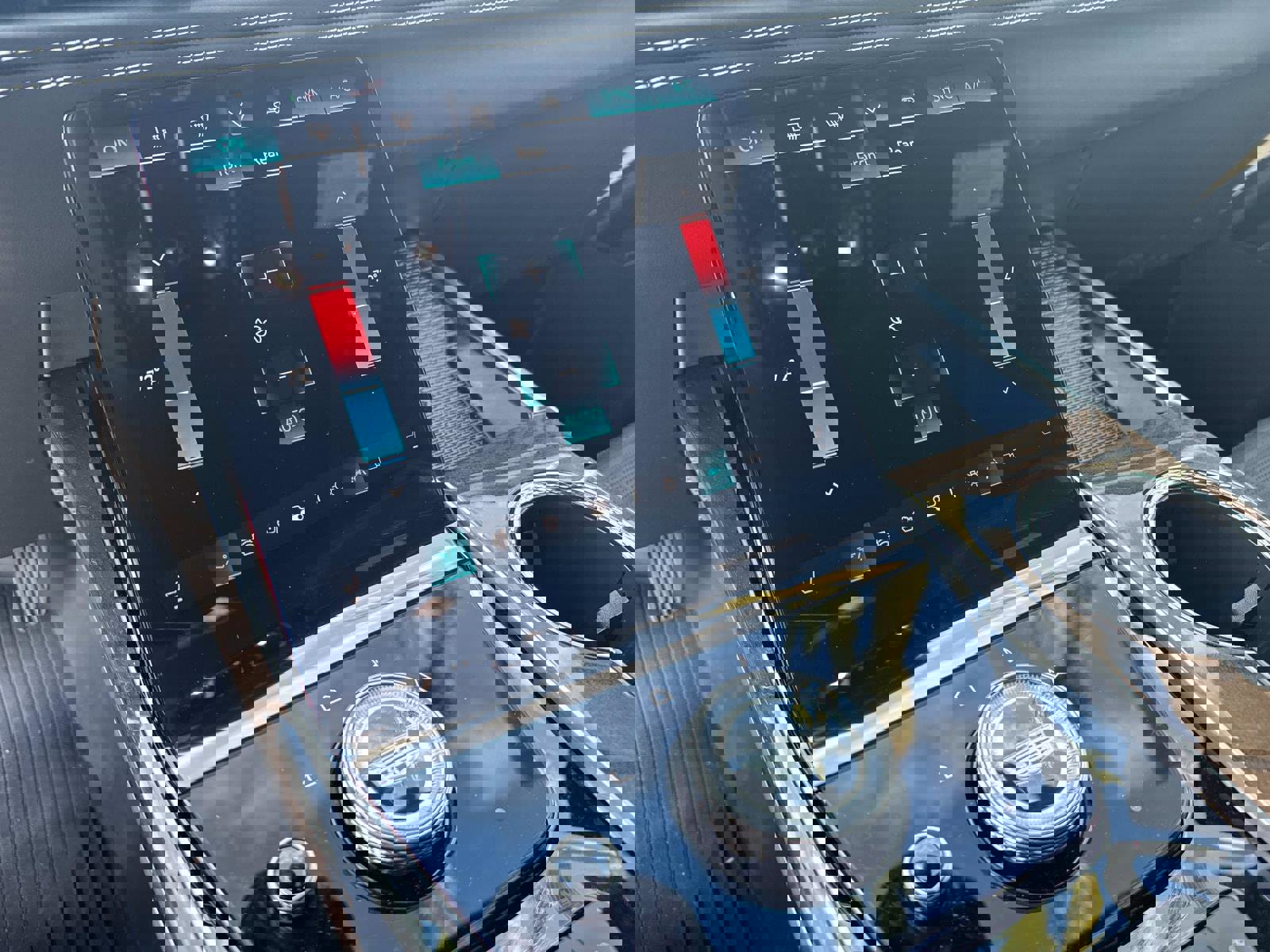 New 2025 Cadillac Escalade Sport Platinum w/ LPO, Floor Liner Package image 28