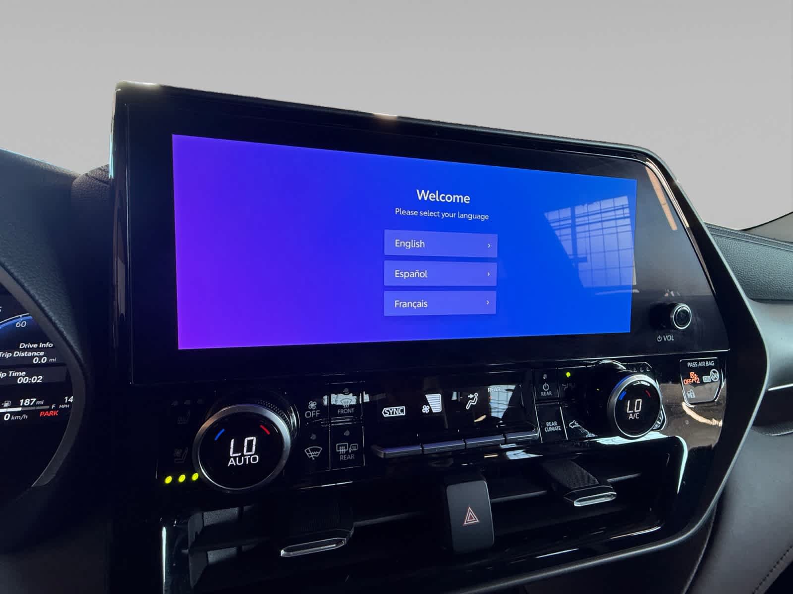 Used 2023 Toyota Highlander Limited FWD image 14