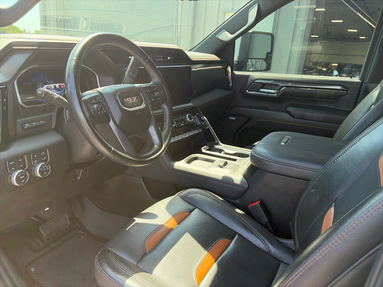 Used 2024 GMC Sierra 2500 AT4 w/ AT4 Premium Plus Package AWD/4WD image 10