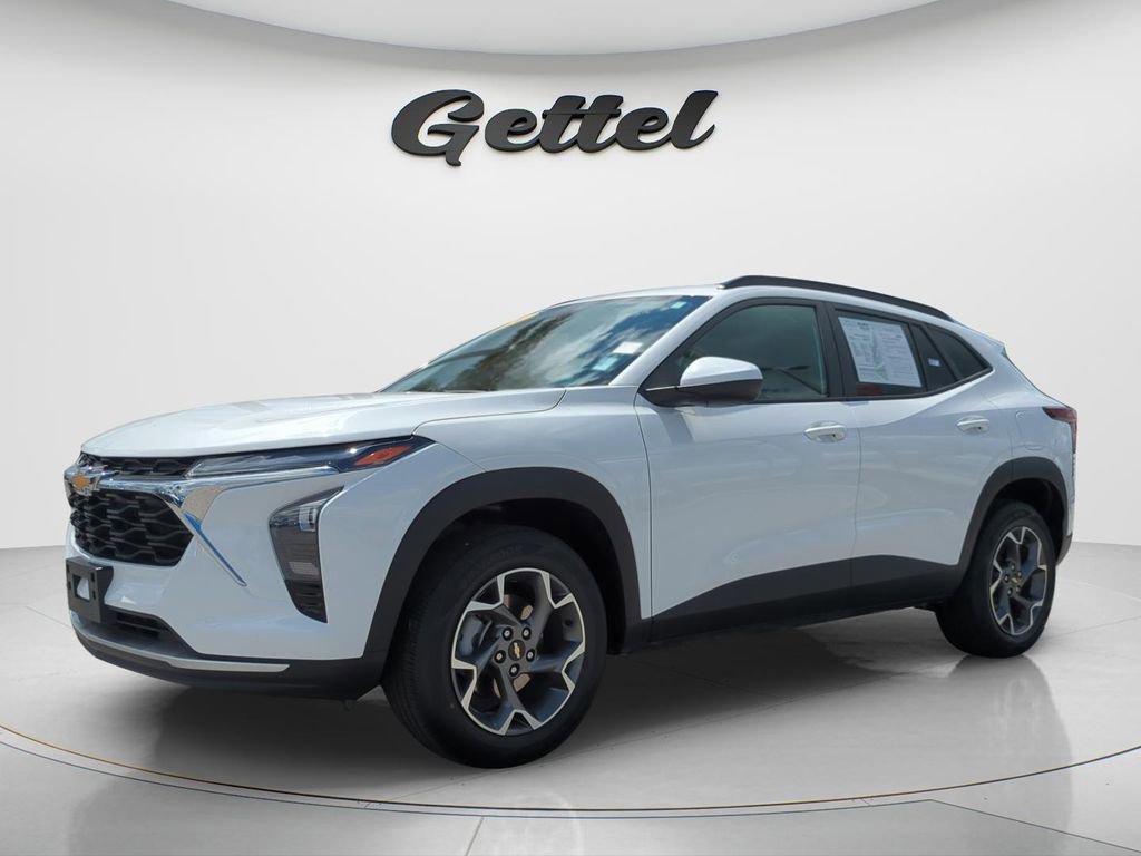 Used 2024 Chevrolet Trax LT image 1